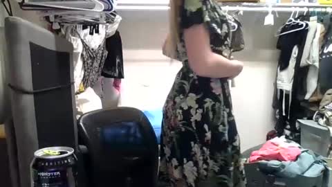 Snapshot of lunapixie2020 chatting on February 2025 08:35:01 AM lunapixie2020 online show from February 2025 08:35:01 AM