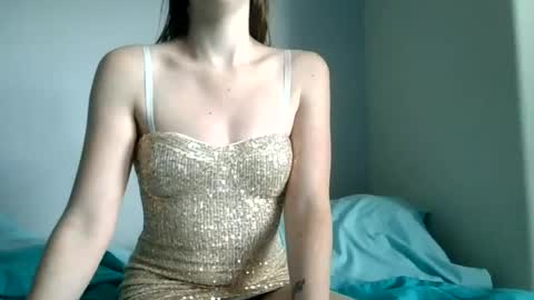 lunapixie2020 online show from June 2026 11:31:01 PM