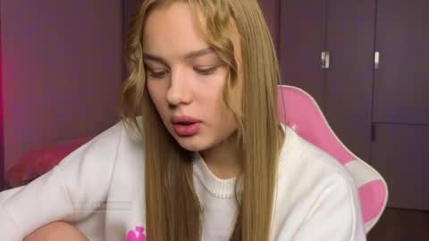 Snapshot of lunar_flare chatting on November 2025 02:48:02 PM Luna online show from November 2025 02:48:02 PM