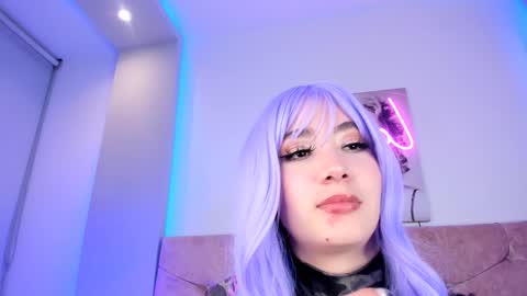 Luna  online show from February 2025 10:51:02 PM