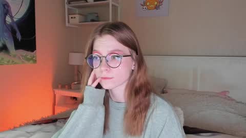 Snapshot of lunar_sofia chatting on December 2024 01:53:01 AM Sofia online show from December 2024 01:53:01 AM