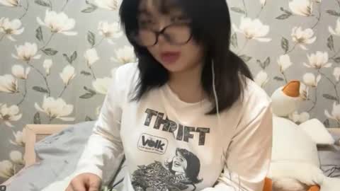 Snapshot of lunaraus chatting on October 2025 07:56:01 PM Yuna online show from October 2025 07:56:01 PM