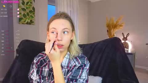 Snapshot of lunariabliss chatting on October 2025 02:39:02 PM Kelly online show from October 2025 02:39:02 PM
