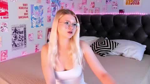 Snapshot of lunariafox chatting on May 2026 02:44:02 PM lunariafox online show from May 2026 02:44:02 PM