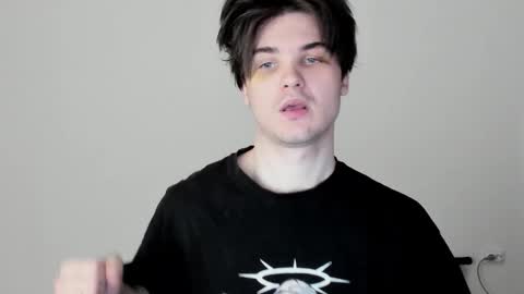 Snapshot of lunark_blade chatting on November 2025 01:43:03 PM lunark_blade online show from November 2025 01:43:03 PM