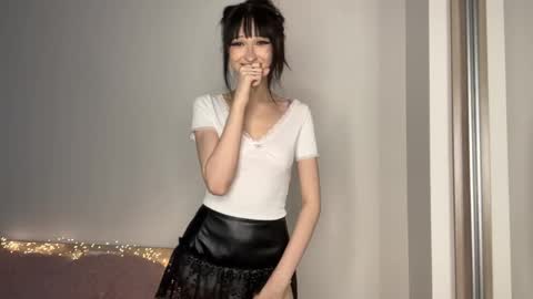 Snapshot of lunarmolly chatting on April 2026 06:04:02 PM LunarMoly online show from April 2026 06:04:02 PM