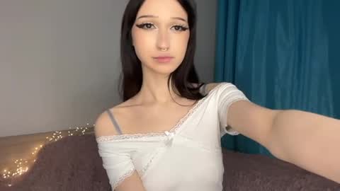 Snapshot of lunarmolly chatting on April 2026 07:58:02 PM LunarMoly online show from April 2026 07:58:02 PM