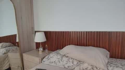 Luna Rousse online show from April 2026 02:00:02 AM