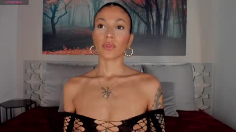 Luna Ruso  online show from December 2024 07:54:01 PM