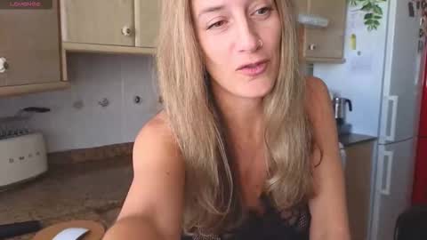 Snapshot of lunary_mix chatting on October 2025 09:29:02 AM Luna online show from October 2025 09:29:02 AM