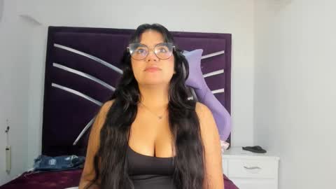 Snapshot of lunascarleht chatting on February 2026 01:51:01 PM lunascarleht online show from February 2026 01:51:01 PM