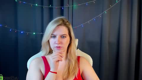 Snapshot of lunasshine chatting on January 2026 04:04:01 AM LunasShine online show from January 2026 04:04:01 AM