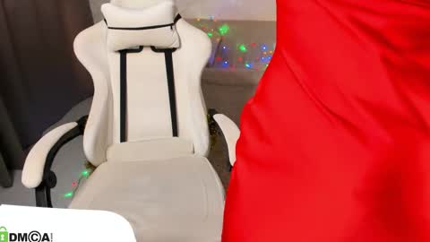 Snapshot of lunasshine chatting on January 2026 04:06:01 AM LunasShine online show from January 2026 04:06:01 AM