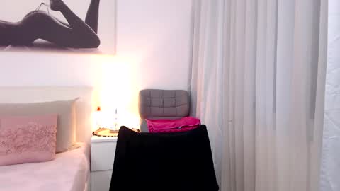 Snapshot of lunastars13 chatting on January 2025 01:58:02 PM lunastars13 online show from January 2025 01:58:02 PM