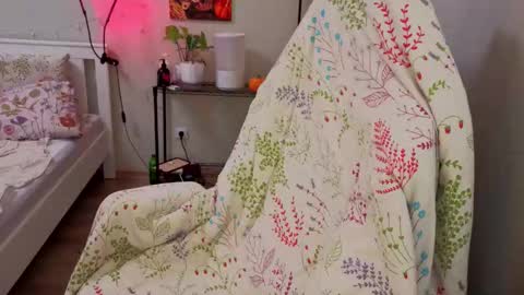 Kate online show from November 2025 01:22:01 PM