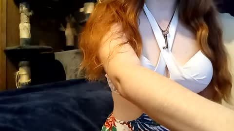 lunathepoet online show from June 2026 08:24:01 PM