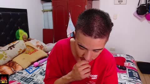 Snapshot of lunay_gutierreez chatting on December 2024 12:26:02 AM Lunay and mariana PVT OPEN  online show from December 2024 12:26:02 AM