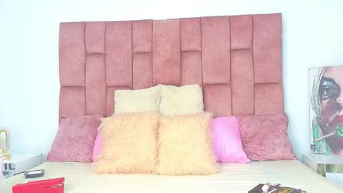 lunitadiva online show from November 2025 01:33:02 PM