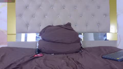lunna__tylor online show from July 2026 06:47:02 AM