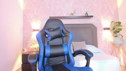 L U N A  online show from June 2026 01:09:02 PM