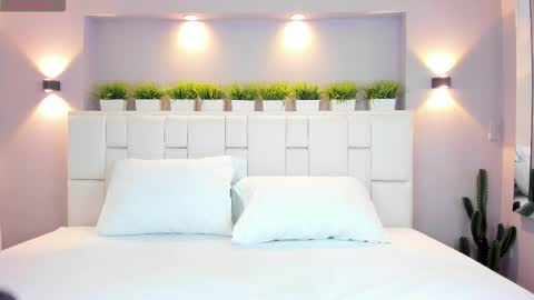 L U N N A online show from December 2025 04:07:02 AM