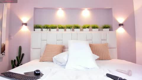 Snapshot of lunnablake chatting on February 2026 06:26:01 AM L U N N A online show from February 2026 06:26:01 AM