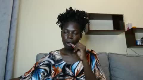 luo_queen online show from February 2026 07:45:01 PM