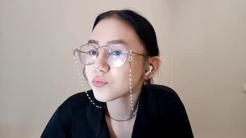 Snapshot of lupefaulker chatting on April 2026 01:14:02 PM Roxie online show from April 2026 01:14:02 PM