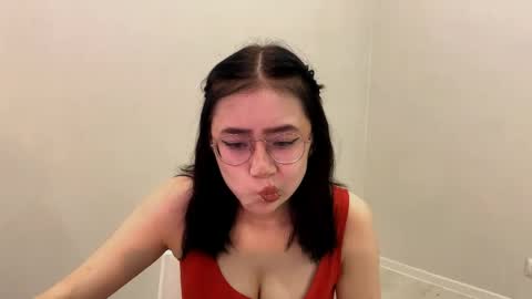 Snapshot of lupefaulker chatting on May 2026 01:16:01 PM Roxie online show from May 2026 01:16:01 PM