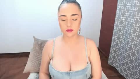 PAULINA online show from December 2025 10:07:01 PM