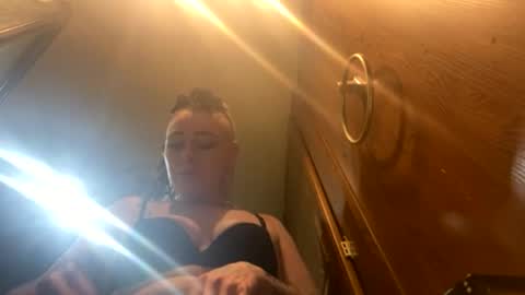 Snapshot of lushuslucy chatting on February 2025 09:12:01 PM Kikithebaee online show from February 2025 09:12:01 PM