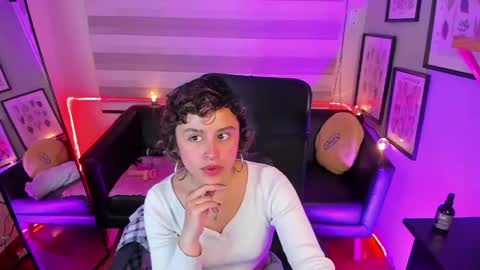 Luci   online show from May 2026 11:37:02 AM