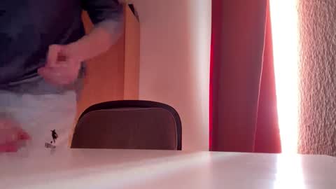 Nik online show from October 2025 10:05:02 AM