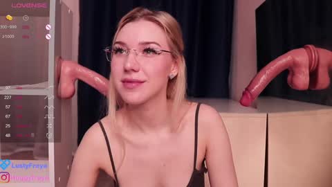 Snapshot of lusty_freya chatting on February 2025 08:27:02 AM Freya    online show from February 2025 08:27:02 AM