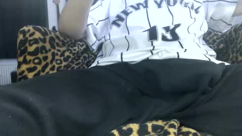 Snapshot of lustzuficken69 chatting on April 2026 10:48:02 PM LuckyMax420 online show from April 2026 10:48:02 PM