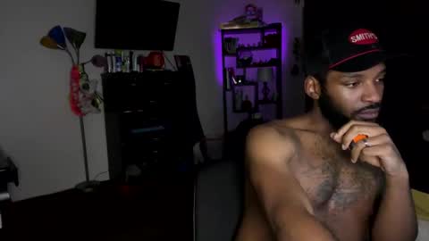 Snapshot of luverboibbc chatting on December 2024 01:47:01 AM luverboi online show from December 2024 01:47:01 AM