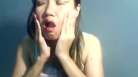 Bee Bee online show from February 2026 04:06:02 AM