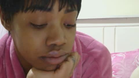 luvvRoyale online show from November 2025 07:52:02 PM