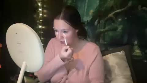 Snapshot of luvvvmia chatting on October 2025 05:13:01 PM luvvvmia online show from October 2025 05:13:01 PM