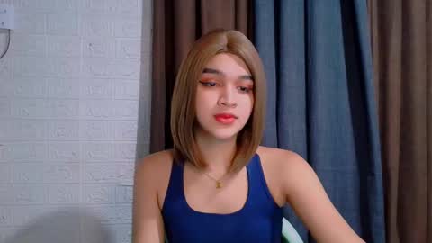 queen lux online show from March 2026 05:01:02 AM