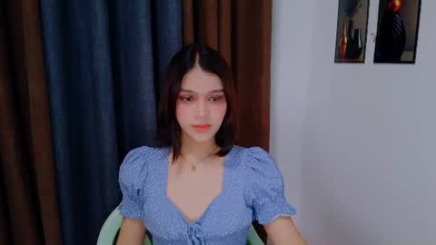 queen lux online show from July 2026 10:31:02 AM
