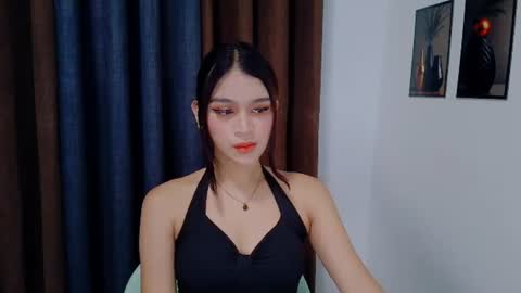 queen lux online show from July 2026 10:48:01 PM