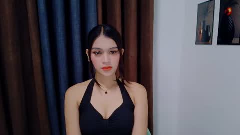 queen lux online show from July 2026 08:03:01 PM