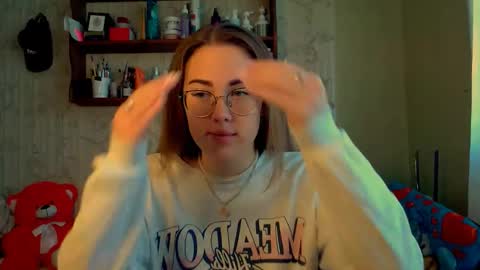 Snapshot of luxie_queen chatting on October 2025 08:59:01 AM Katie online show from October 2025 08:59:01 AM