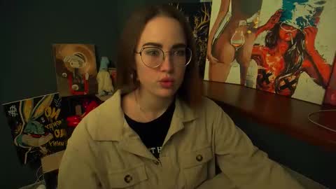 Snapshot of luxie_queen chatting on May 2026 12:21:01 PM Katie online show from May 2026 12:21:01 PM