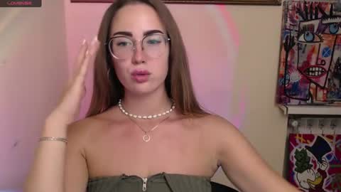 Snapshot of luxie_queen chatting on June 2026 12:31:02 PM Katie online show from June 2026 12:31:02 PM