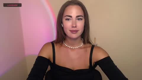Snapshot of luxie_queen chatting on July 2026 01:20:02 PM Katie online show from July 2026 01:20:02 PM
