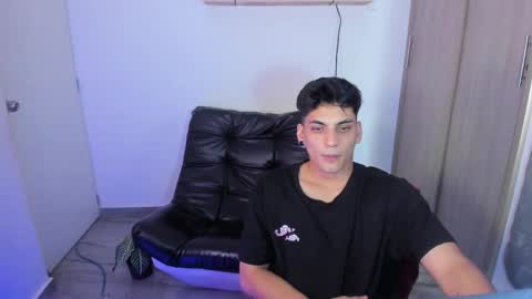 Snapshot of luxrx chatting on May 2026 07:32:01 PM luxrx online show from May 2026 07:32:01 PM