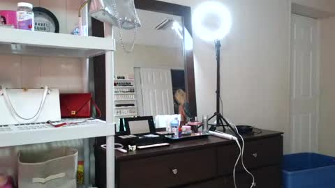 luxuriousbunny online show from August 2026 02:41:02 PM