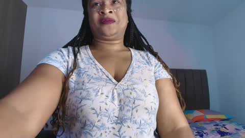 Snapshot of luxy_benet chatting on April 2026 08:19:02 AM Big Benet online show from April 2026 08:19:02 AM